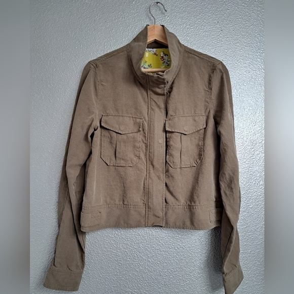 Army Green Jacket With Chest Pockets - Picture 1 of 6